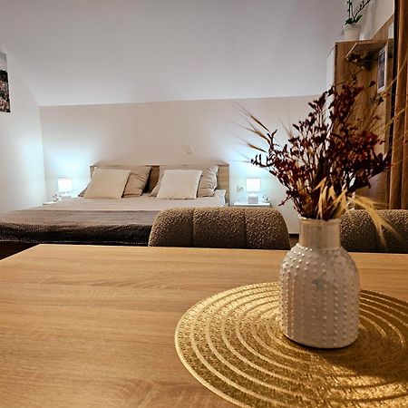 Guest House Lisina โพลยานัค ภายนอก รูปภาพ