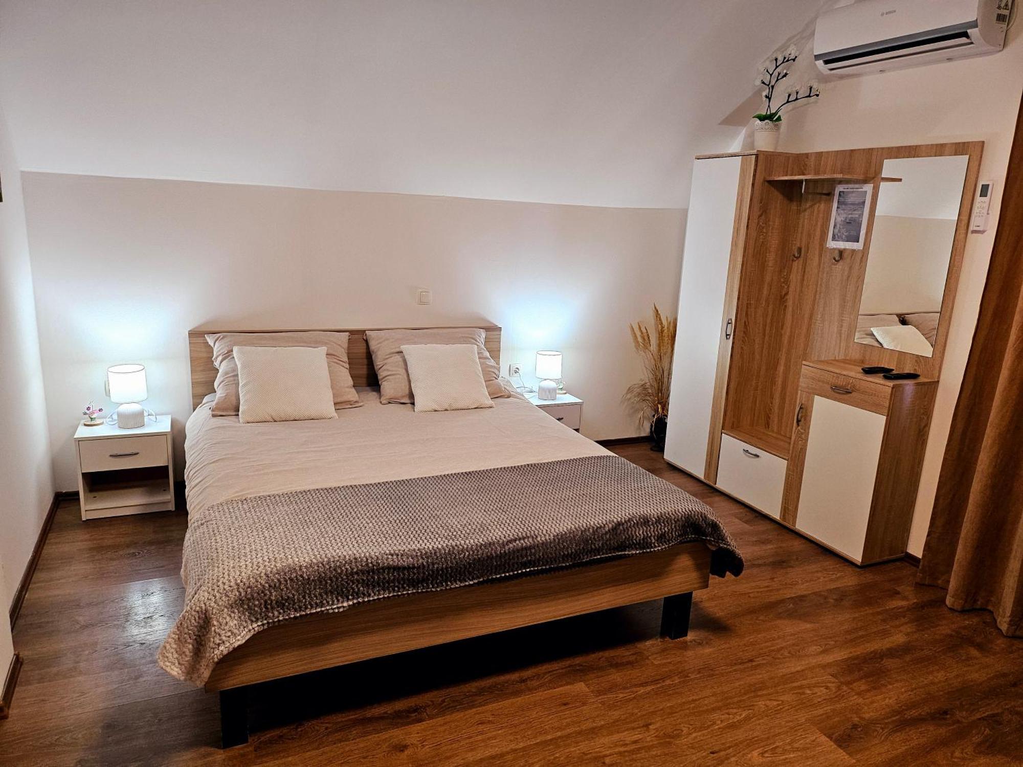 Guest House Lisina โพลยานัค ภายนอก รูปภาพ